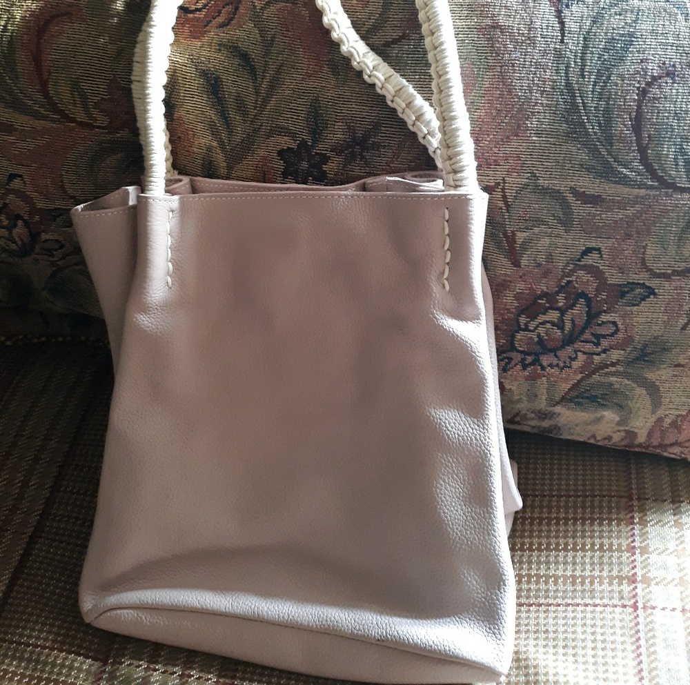 🌺CAPACCIOLI PEBBLED LEATHER Handbag